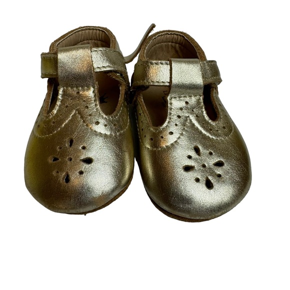 🌟 Adorable Liv & Leo Gold Fringe Moccasins Soft Sole Girl Size 6-12 months - Picture 2 of 8